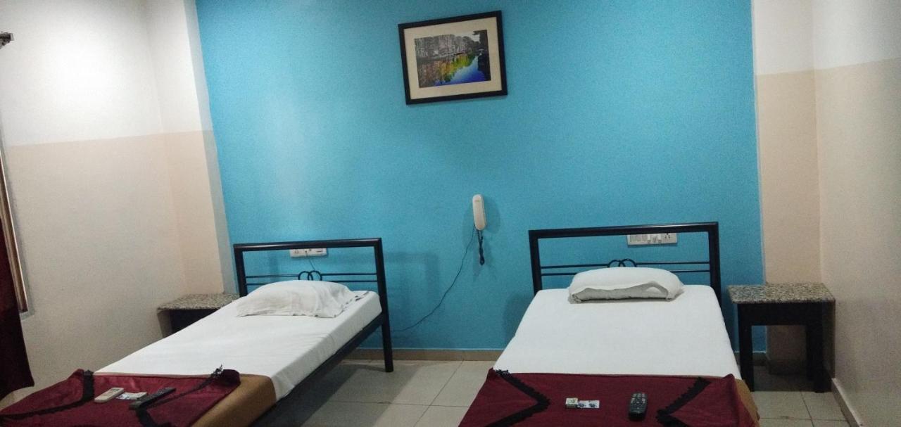 เดคแคน คอมฟอร์ต Hotel ไฮเดอราบัด ภายนอก รูปภาพ